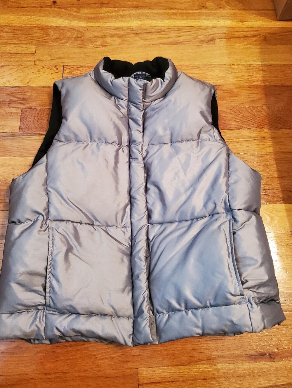 GAP Vintage Silver Puffer Vest - Women's Medium - Picture 2 of 9